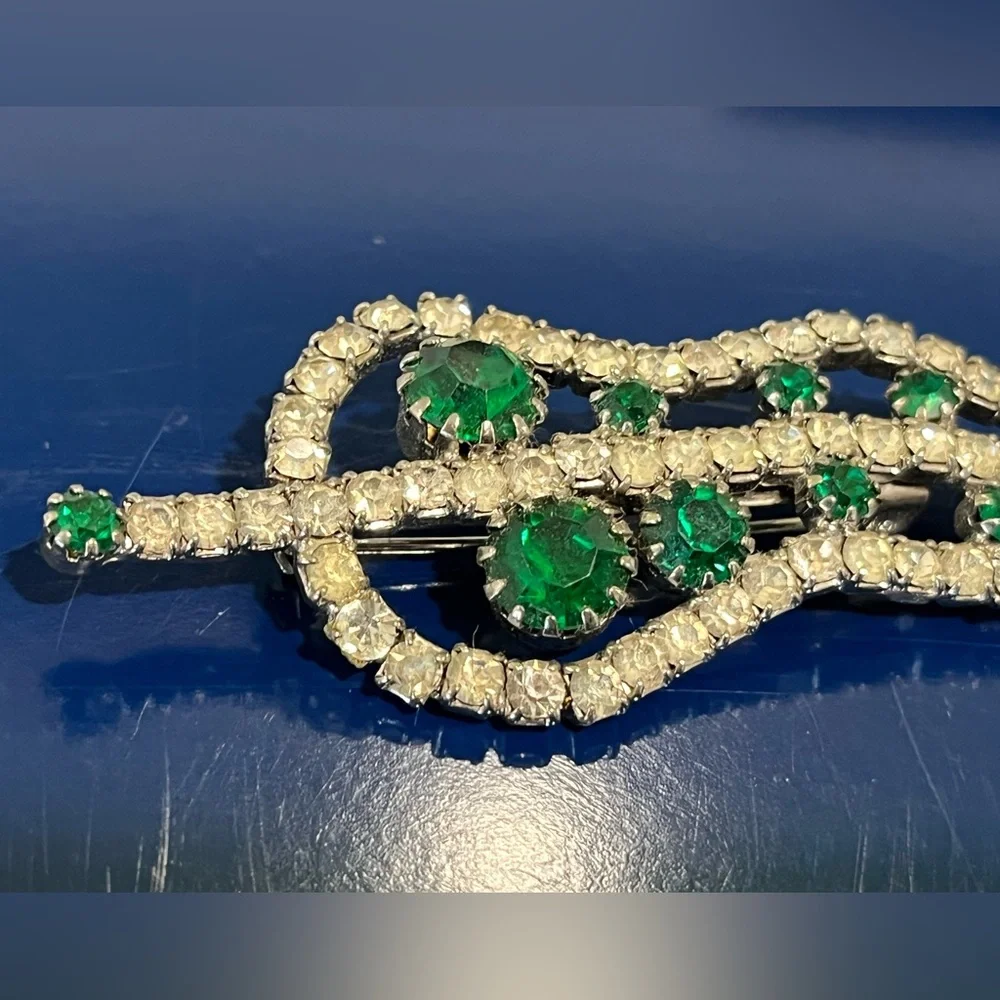 Emerald Rhinestone Jeweled Leaf Silver Brooch Pin 3” x 1.25” Vintage 80s 90s